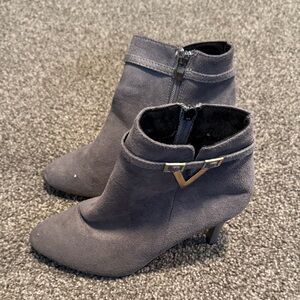 Elegant Gray Ankle Boots